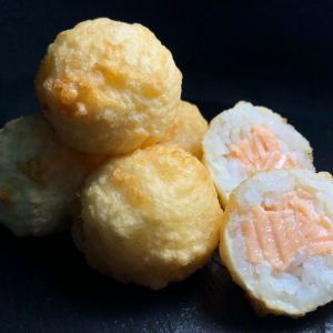 Онигири с лососем (130 грамм)