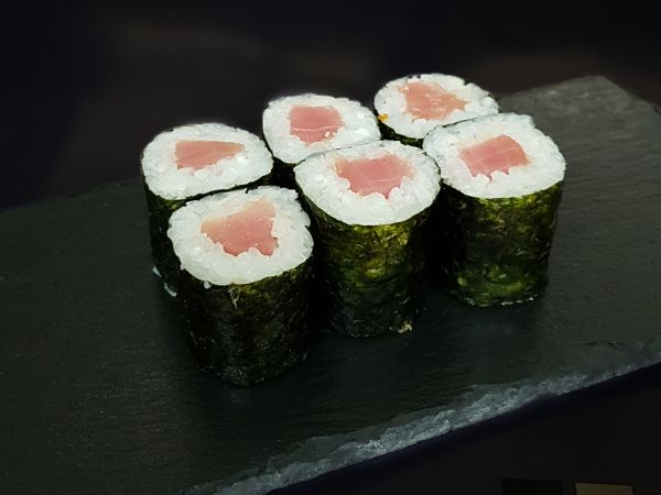 Маки с тунцом (120грамм)